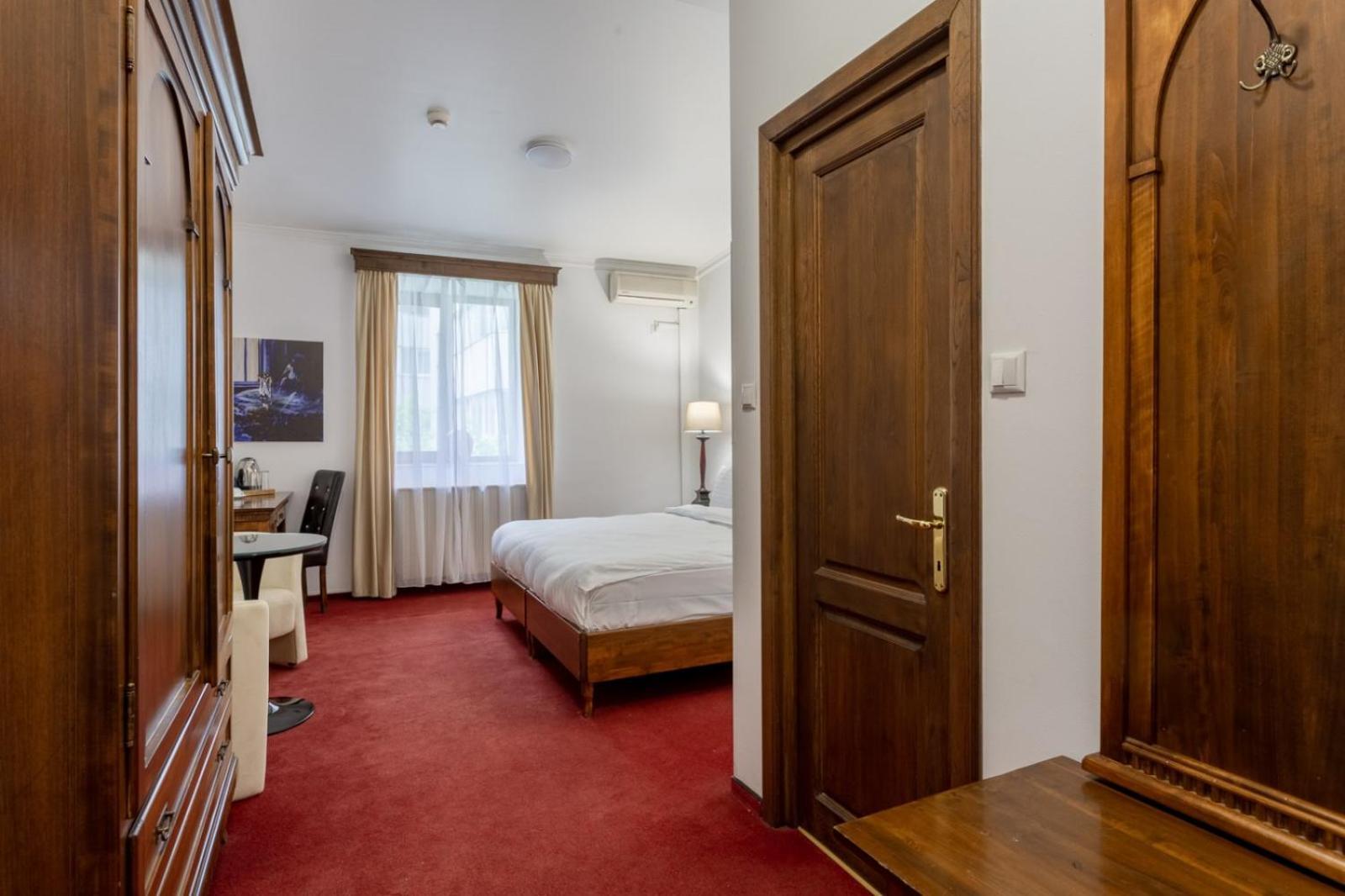 Arc De Triomphe By Citybookings Bucarest Esterno foto